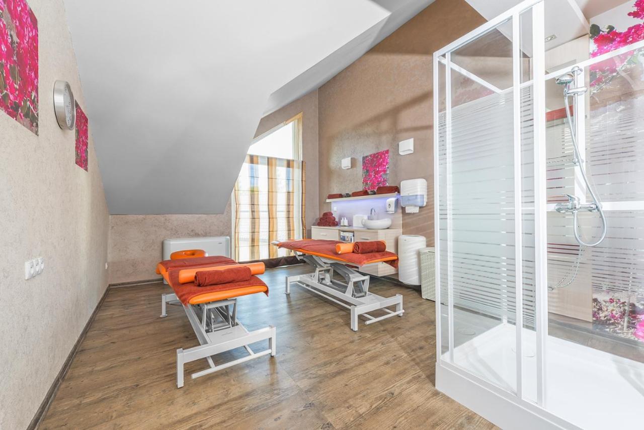 Hotel Olivia Medical Spa Skomielna Czarna 外观 照片