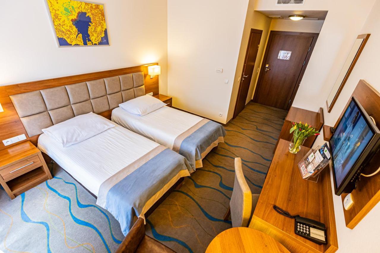 Hotel Olivia Medical Spa Skomielna Czarna 外观 照片