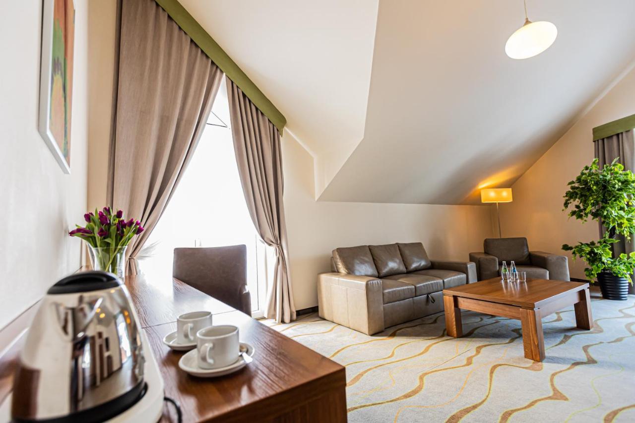 Hotel Olivia Medical Spa Skomielna Czarna 外观 照片