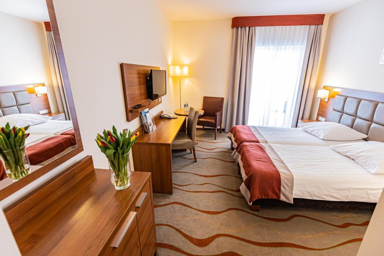 Hotel Olivia Medical Spa Skomielna Czarna 外观 照片