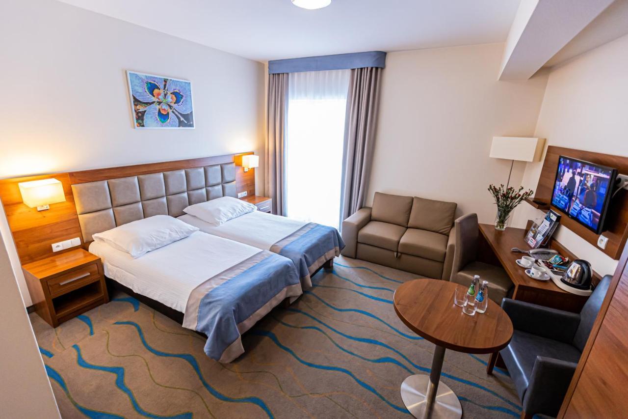 Hotel Olivia Medical Spa Skomielna Czarna 外观 照片